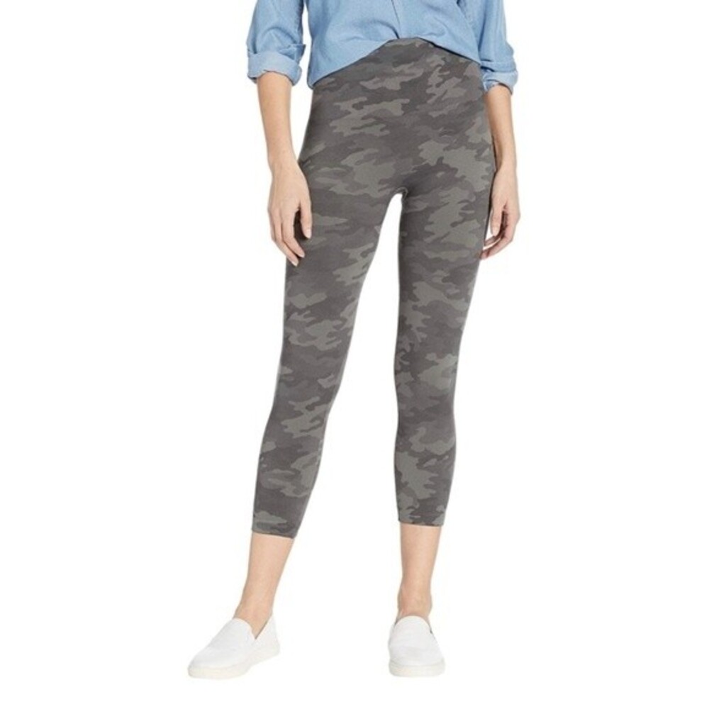 SPANX Women's Cropped Look at Me Now Seamless Leggings